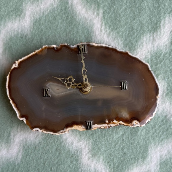 Gray Brown Agate slice Clock - Picture 2 of 5